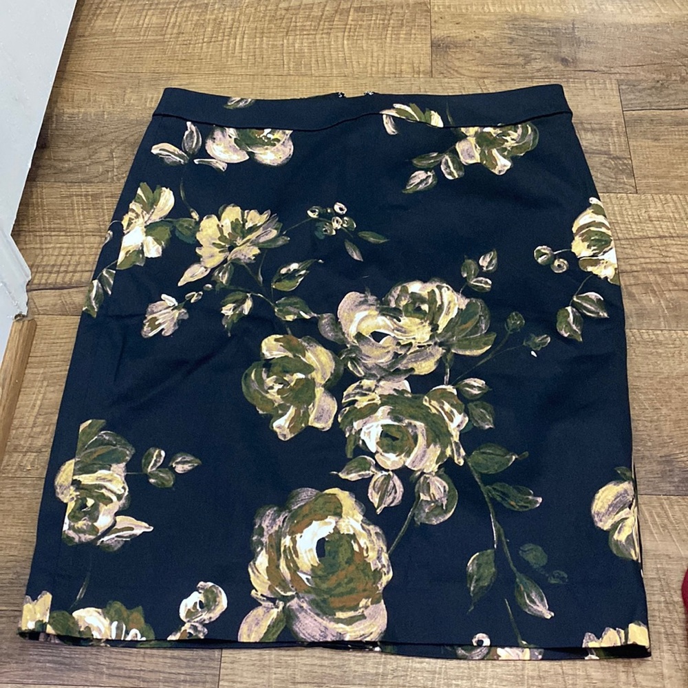 Navy blue floral pencil skirt